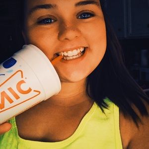 Meet your Posher, Kenzie